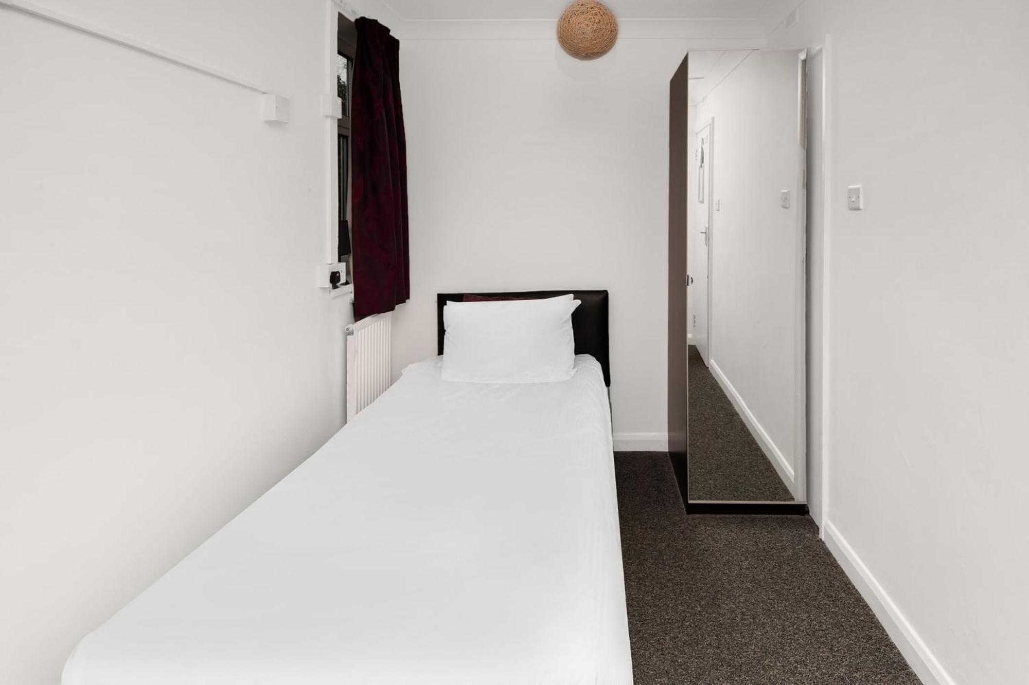 Chris'S Motel Stokenchurch Eksteriør bilde
